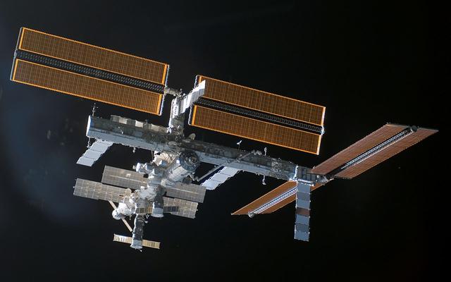 SpaceX载人飞船停产！美航天员坐扫帚飞向空间站？空间站正闹分家
