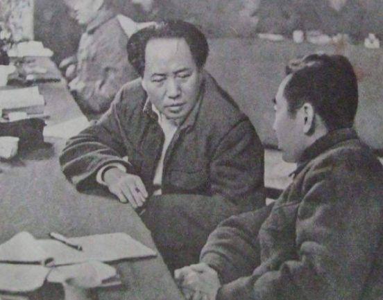 重庆谈判，蒋介石说可以让毛主席做新疆省长，毛主席听完哈哈大笑