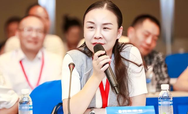 湖北女首富赖春临，摆摊起家，如今身家已达60亿