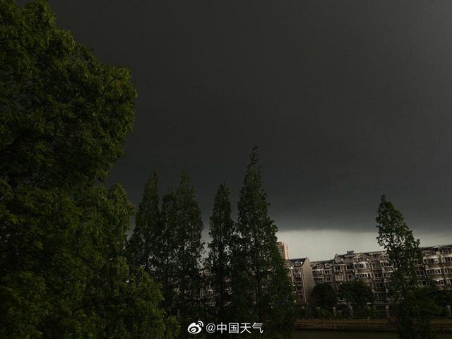 上海将迎11级大风雷暴冰雹，局部或有龙卷风灾害