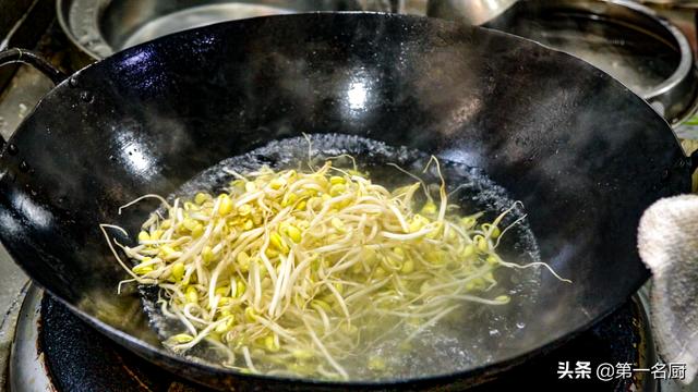 睡眠差可能是肝火旺，建议多吃这5样，润燥降肝火，安睡到天亮