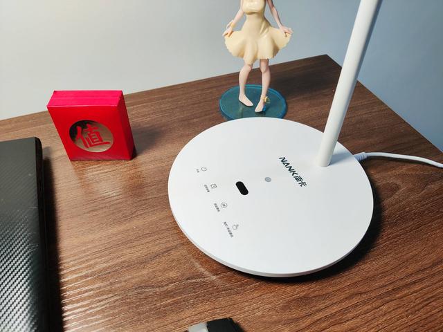 数百元的台灯到底值不值？南卡护眼台灯L1实测
