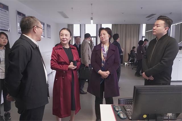 湖北女首富赖春临，摆摊起家，如今身家已达60亿