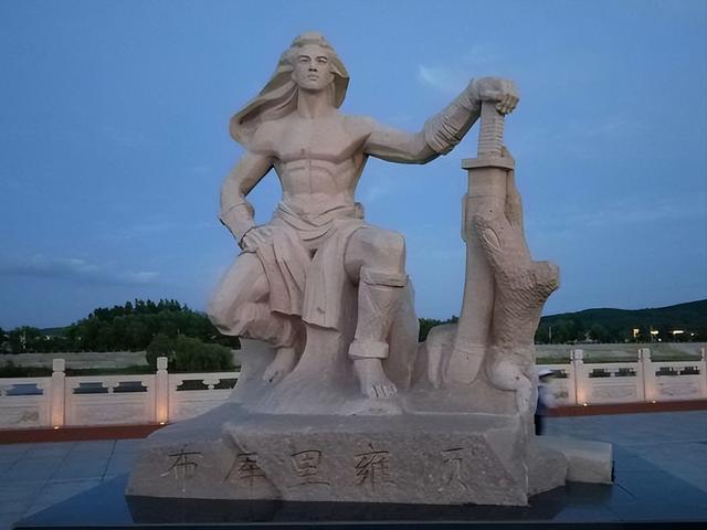 努尔哈赤身世之谜，他真的是无夫而孕的女真少女所生吗？不是的