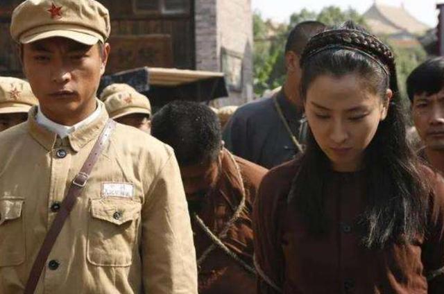 1953年，贵州美女匪首落网，北京毛主席写信：不能杀！要无罪释放
