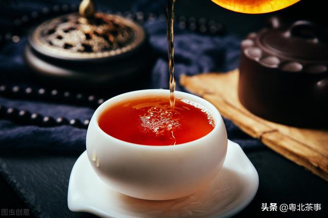 一个人喝茶的心情说说(一个人喝茶的心情说说心情短语)