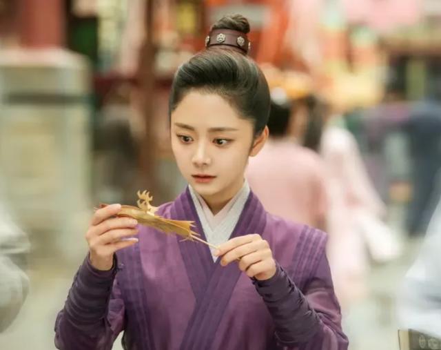 舍不得美貌形象就别拍女扮男装！涂口红又描眉，这些女星像话吗？