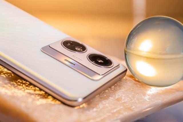 新款手机挑花眼？vivo S15e入股不亏