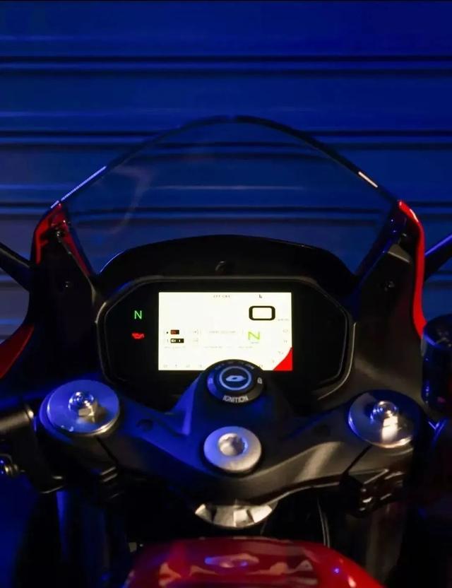 49999元！QJMOTOR终于发布新款赛600，性能提升，外观变化很大
