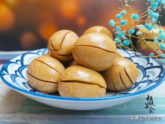 早餐孩子不愿吃饭，卤酱牛肉捎带几个鸡蛋，孩子连吃3个还要吃