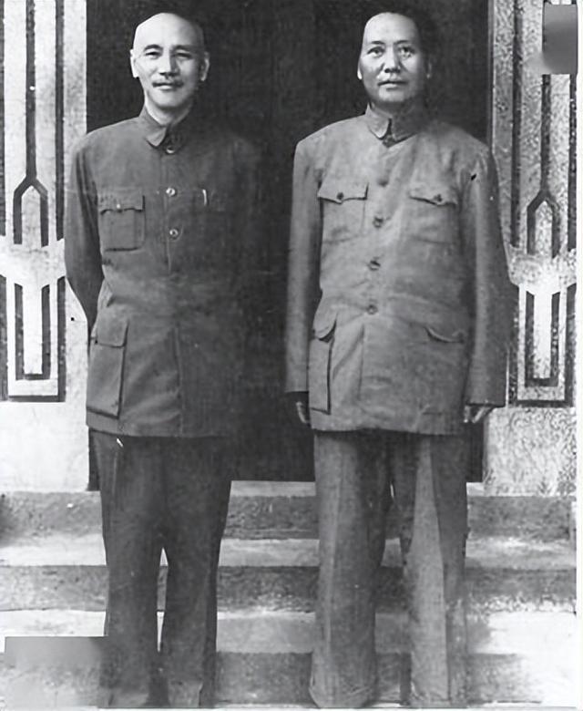 1941年毛主席遇刺，刺客将木棒狠狠抡向主席后脑，蒋泽民挥臂挡住