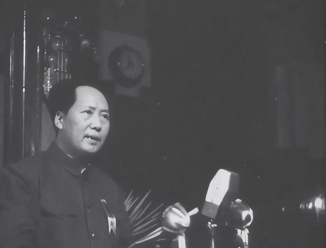 72年尼克松访华，走到伟人的住处时：像低级官员住的地方