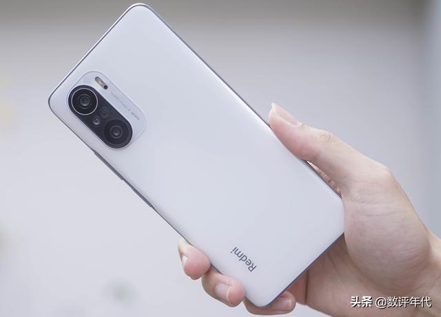 2022销量最好的两款千元手机：高配12GB+256GB，看看你更喜欢哪款