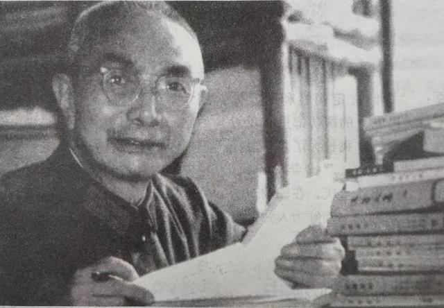 1990年，郭汝瑰去北京找张震，中途打断他说:别闹了，我支持你。
(图3)