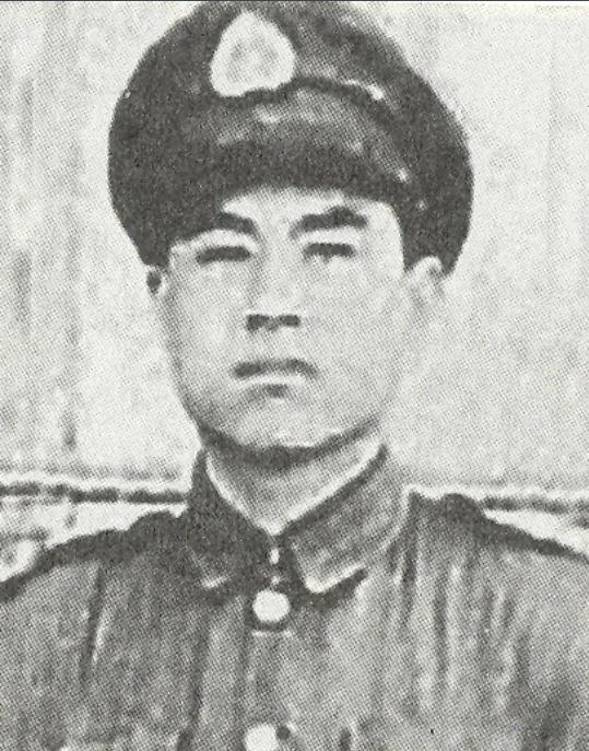 军统特务段云鹏：爬上叶剑英和滕代远房顶行刺，被一枪打破头皮