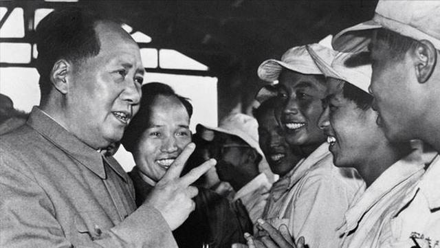 1954年，毛主席下达一奇怪命令：替我准备一个没有姓名的花圈