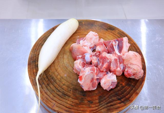 冬天多熬这5种汤，孩子喝了补钙，大人喝了减脂，营养丰富又美味