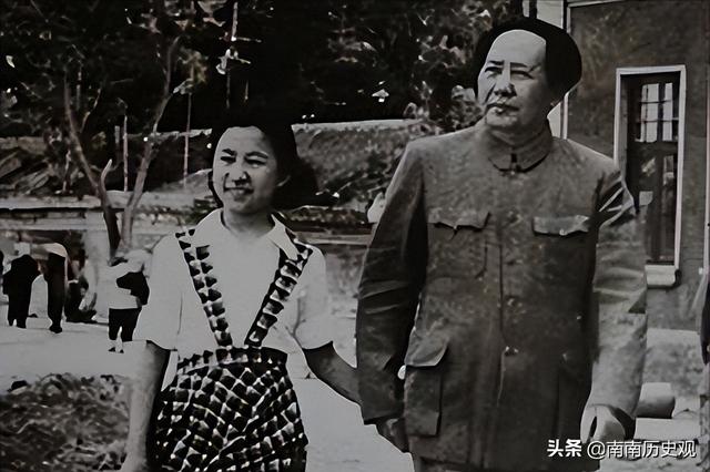 32岁李讷离婚，携子独居，毛主席落泪：闺女的婚事实在是草率啊