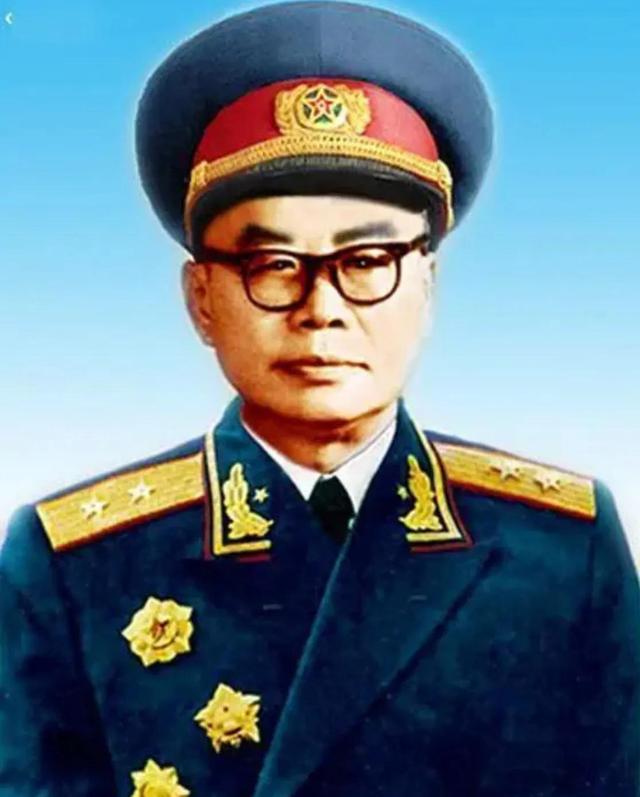1955年首次授衔，177名中将时任职务简述，附各自戎装照片