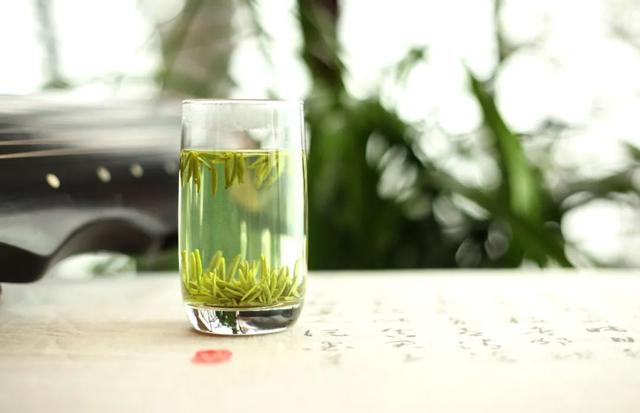 高血压人群，适合喝红茶还是更适合喝绿茶？相关研究来告诉你答案