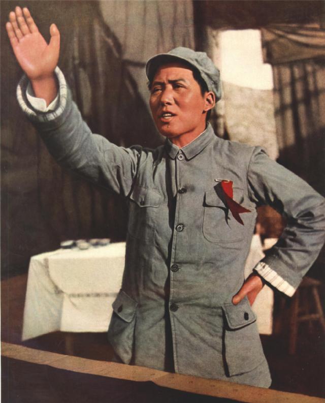 1962年毛主席请石少华吃饭，席间拿出一张照片：帮我找两个小八路