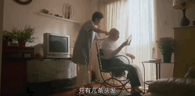 周公解梦梦见鬼招手是什么意思