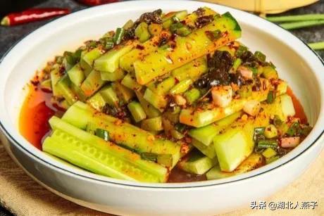 端午节，除了吃粽子，还要吃3菜2肉2果，顺应节气而食，平安入夏