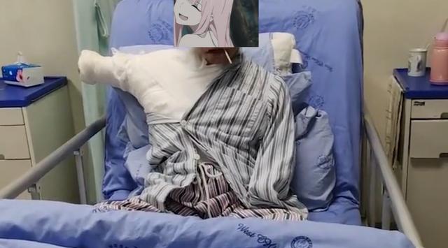 乔燕：因汽车自燃被烧伤，全脸毁容双手截肢，928天后涅槃重生
