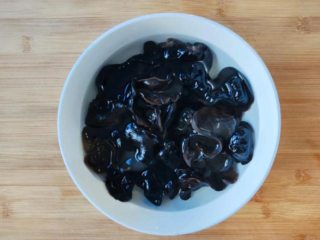 阳春三月，养肝“黄金期”，10食物要多吃，滋阴养肝，越吃越年轻
