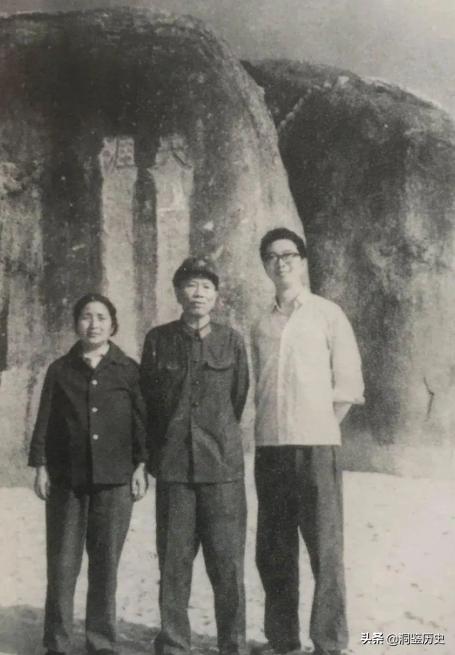 1949年小战士从报纸上认出父亲，指导员：别闹了！这可是兵团司令