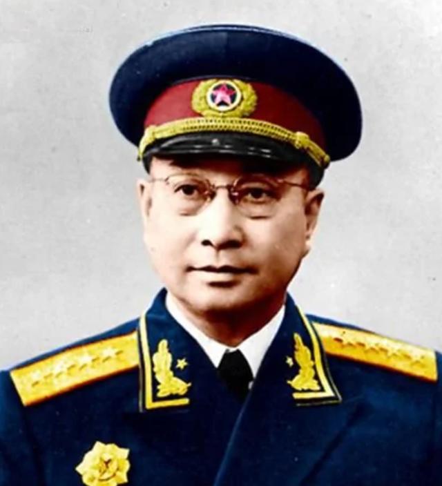 1951年陈赓从朝鲜回国，受邀参加舞会，过程中突然大喊“救命啊”