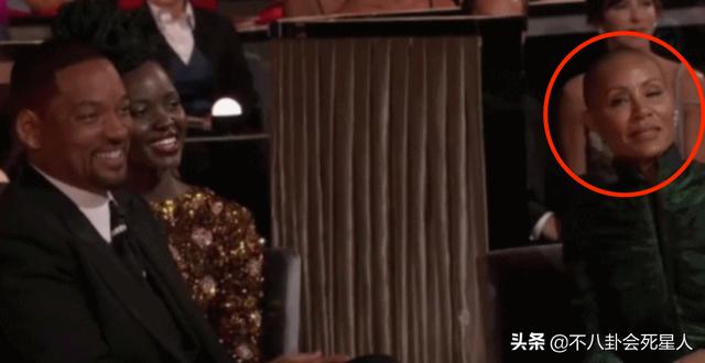 本届奥斯卡绝了！因妻子被侮辱，影帝冲上台打人，众星表情好精彩