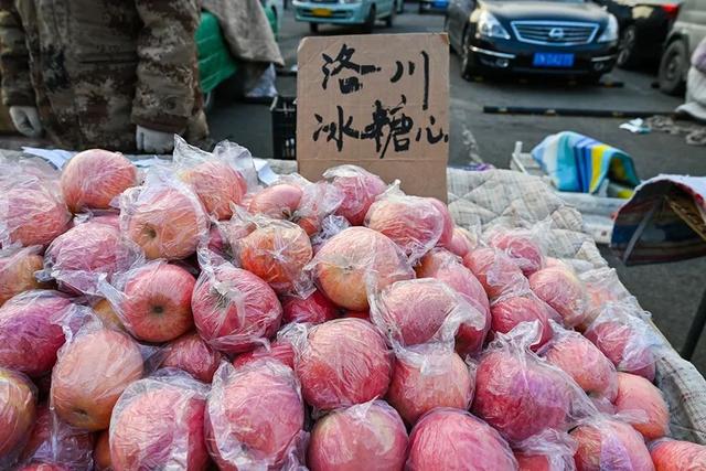 这个早市接地气！水果品种多特便宜，旁边还有特大市场，啥啥都有14