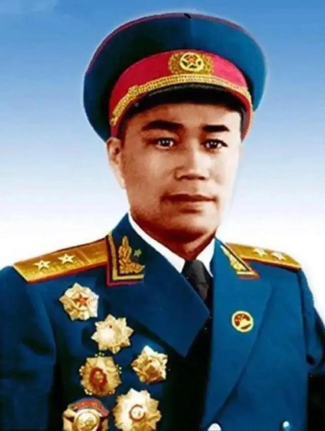 1955年首次授衔，177名中将时任职务简述，附各自戎装照片