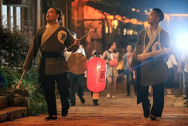 古代深夜为啥要打更，安静地睡觉不好吗？古人的智慧令人折服