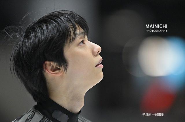 击碎退役谣言羽生结弦时隔四天重回冰场训练帅气依旧神采飞扬 新闻时间