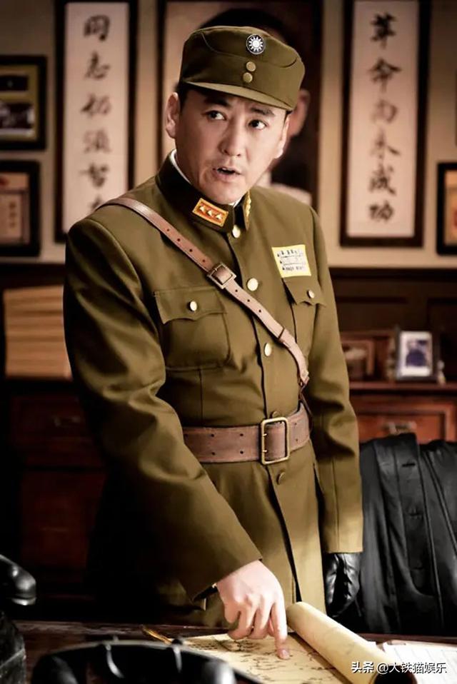 他主演过《重庆谍战》《利剑》《红色电波》《蓝色档案》等多部谍战剧