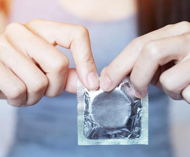 不要错把艾滋病当皮肤病，身体有这3变化，可能是艾滋病发出信号