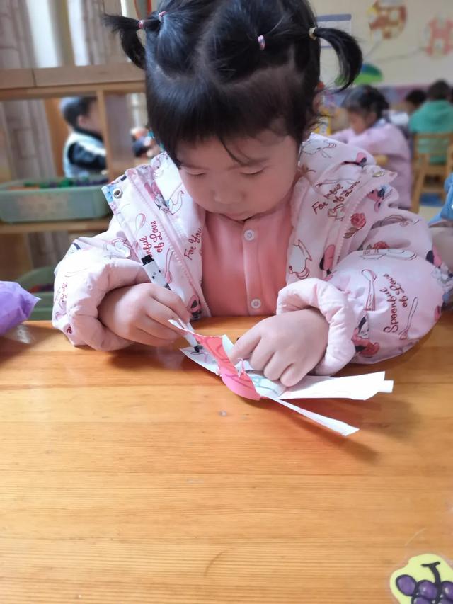 【校园动态】拾贰月Shi |小一班——“童趣风车里”创客课程故事