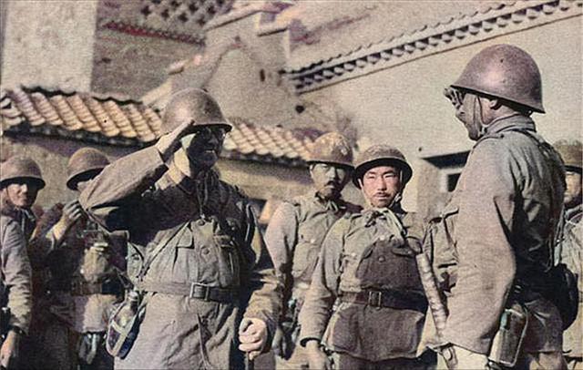 1957年，抗战老兵在菜市场外，发现了潜伏9年的日本间谍