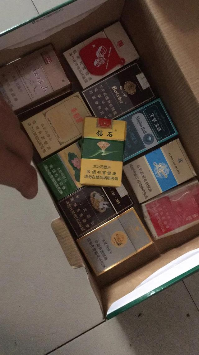 说说为什么抽烟？为了等一个劝我戒烟的女人
