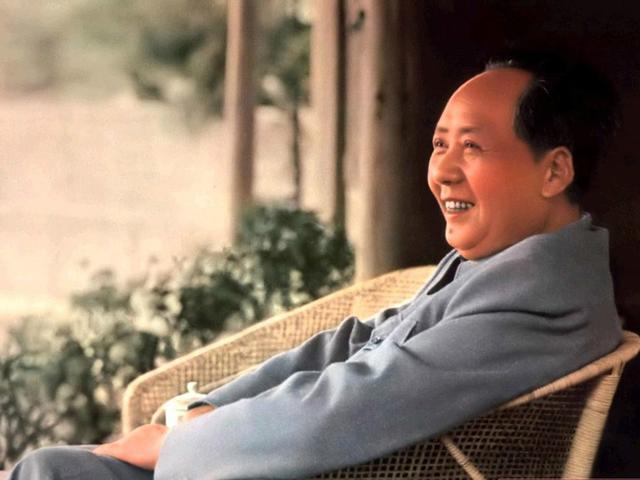 周恩来去世，主席两度落泪却截然不同，一次无声，一次嚎啕大哭