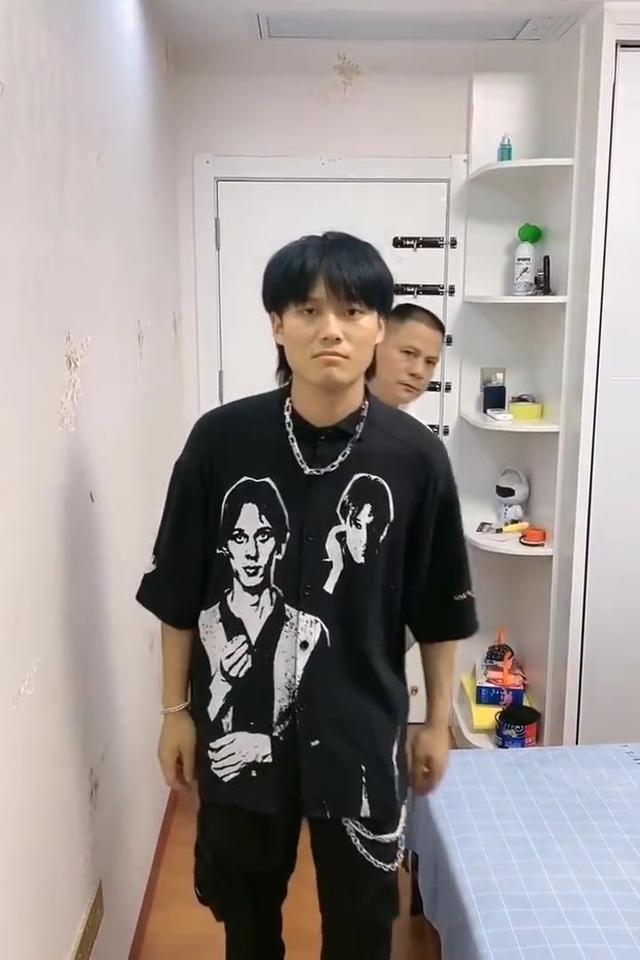 小杨哥：两年半涨粉7000万，超越刘德华后停播，背后原因让人佩服