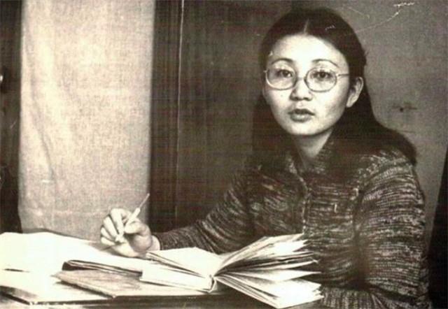 奥通巴耶娃：推翻两任元首的铁娘子，坚持加深与中国的合作
