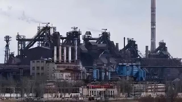 俄宣布停火，美英趁机将大量武器输送钢铁厂，乌残余开始实施反击