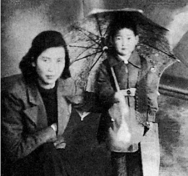 贺子珍回国后，彭德怀前去探望，紧握双手：我是专门来问候大姐的