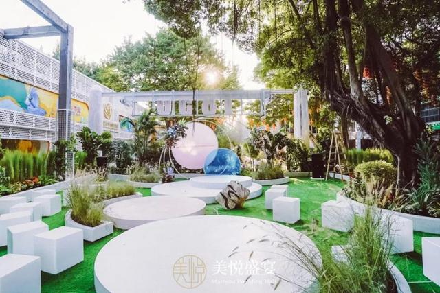 广州婚礼现场布置(婚礼堂发布：双户外+双主题宴会厅！广州美悦盛宴婚礼会馆)(图14)