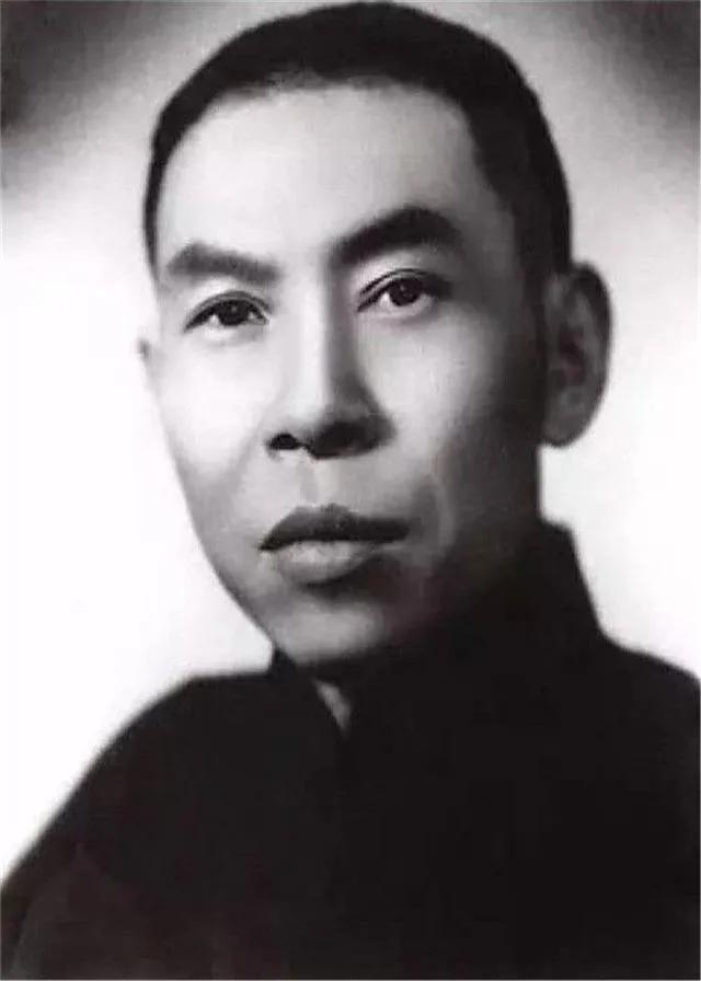 杜月笙每天叫孟小冬“妈咪”，梅兰芳没给孟小冬的，他都给了