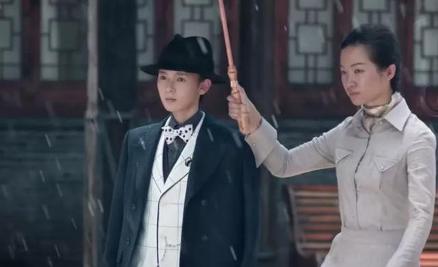 舍不得美貌形象就别拍女扮男装！涂口红又描眉，这些女星像话吗？