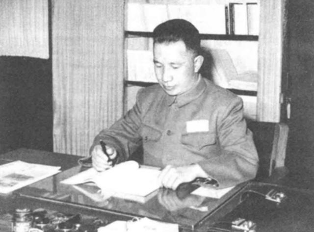 李银桥晚年接受采访，回忆毛主席对粟裕评价：再不讲永远没人知道